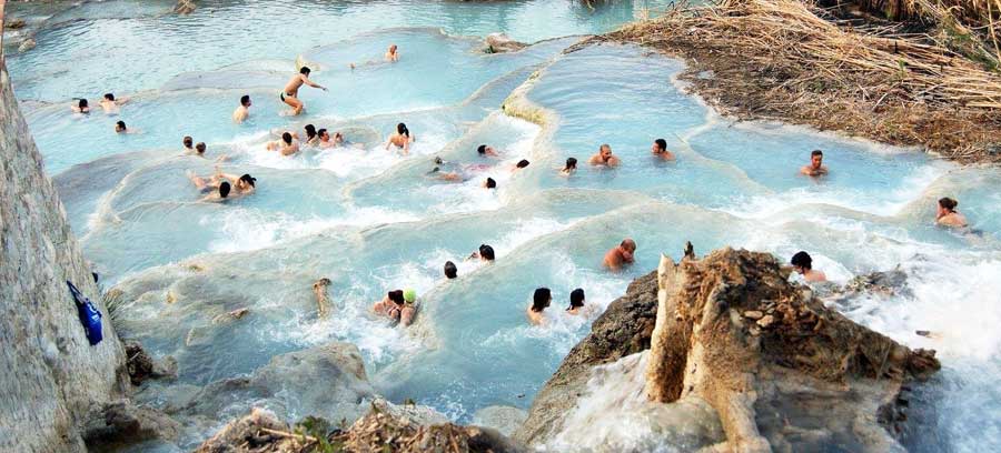 Un bel bagno termale alle Cascate di Saturnia